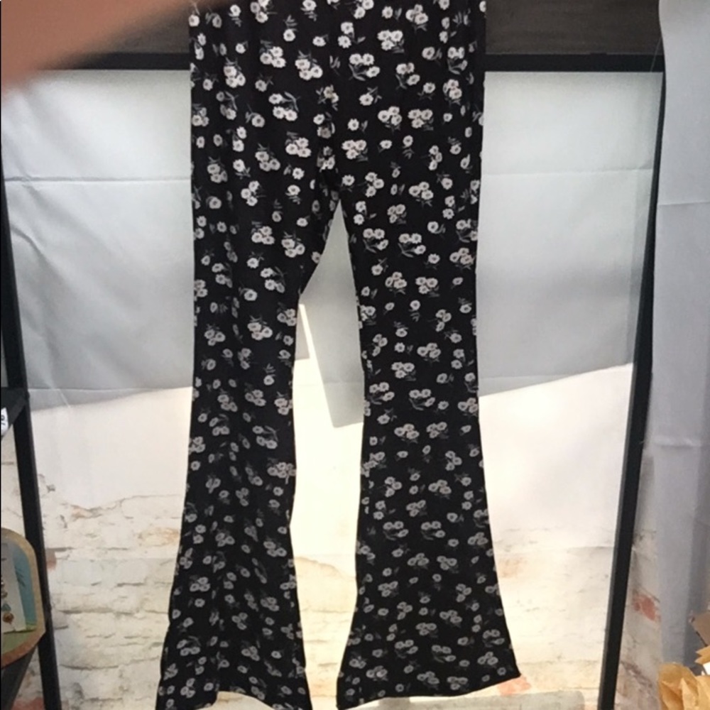 ⬇️ 2 Marked Listings for $25 - Shein Lightweight Bell Bottom Knit Legging Pant